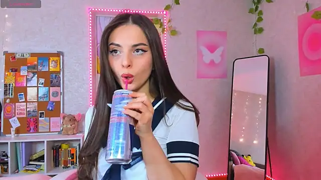 Snapshot of lunariaxoxo chatting on 22, 11, 2025 lunariaxoxo online show from 22, 11, 2025