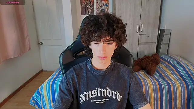 Nude Boy18 online show from 19, 1, 2026