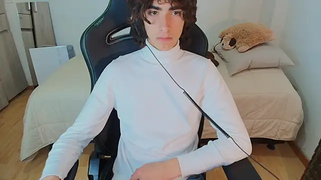 Nude Boy18 online show from 19, 2, 2026