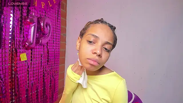 Snapshot of yumi_hanna chatting on 11, 9, 2025 yumi hanna online show from 11, 9, 2025