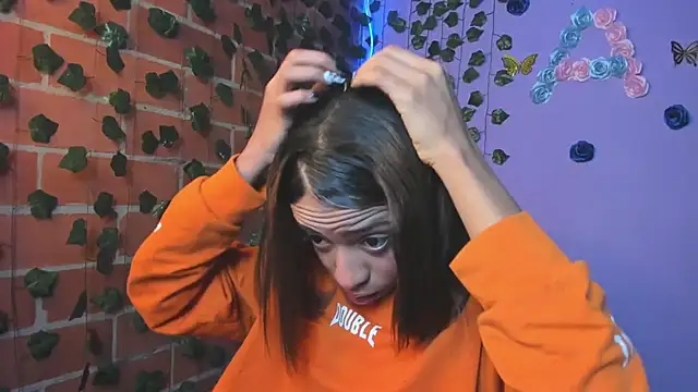 Snapshot of yumi_hanna chatting on 31, 10, 2025 yumi hanna online show from 31, 10, 2025