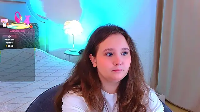 Snapshot of VelvetVixenCute chatting on 23, 9, 2025 VelvetVixenCute online show from 23, 9, 2025