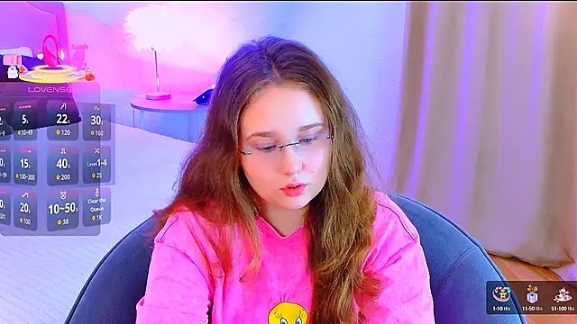 Snapshot of VelvetVixenCute chatting on 14, 10, 2025 VelvetVixenCute online show from 14, 10, 2025