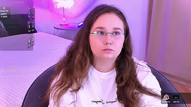 Snapshot of VelvetVixenCute chatting on 20, 10, 2025 VelvetVixenCute online show from 20, 10, 2025