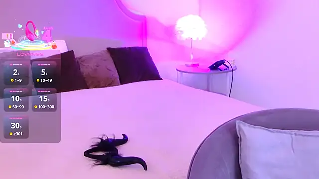 Snapshot of VelvetVixenCute chatting on 25, 10, 2025 VelvetVixenCute online show from 25, 10, 2025