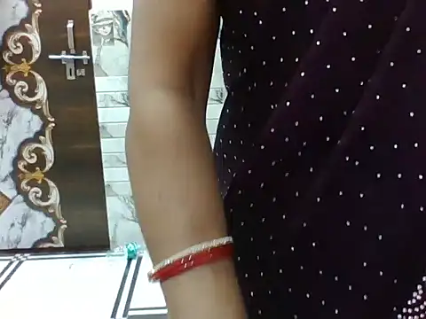 Snapshot of VNDANA_ chatting on 30, 9, 2025 VNDANA online show from 30, 9, 2025