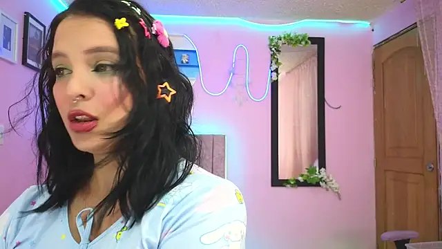 MiSofialeal online show from 17, 10, 2025