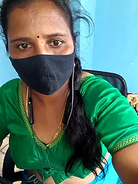 Snapshot of Tamil_Sweety chatting on 18, 9, 2025 Tamil Sweety online show from 18, 9, 2025