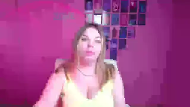 Snapshot of Jessica_Amore chatting on 20, 10, 2025 Jessica Amore online show from 20, 10, 2025