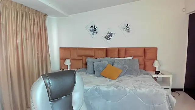 Catti Brie online show from 17, 9, 2025