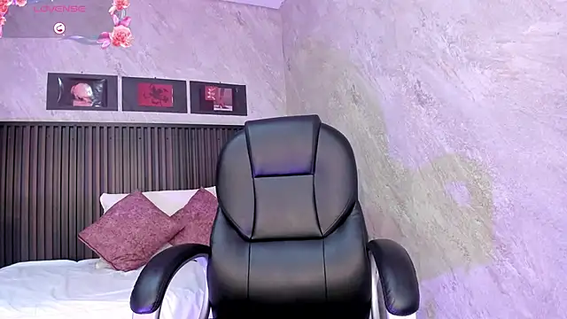 dark  nymph online show from 9, 9, 2025