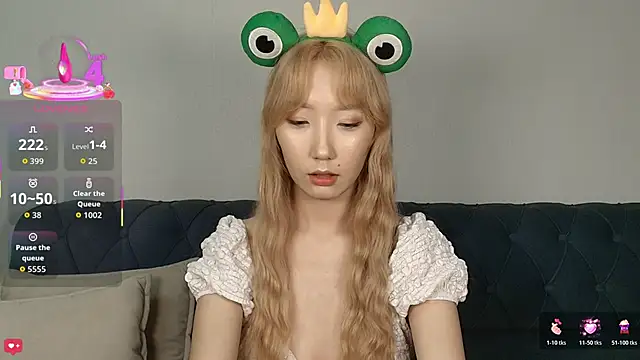 Snapshot of Yume_ko chatting on 25, 10, 2025 Yume ko online show from 25, 10, 2025