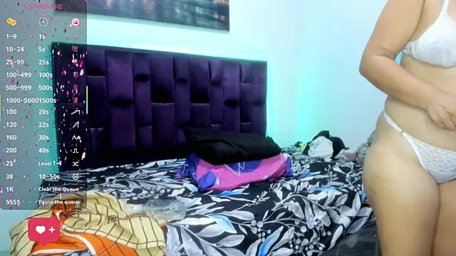 Snapshot of Alicia_Whitee chatting on 17, 3, 2026 Alicia Whitee online show from 17, 3, 2026