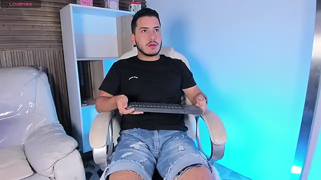 Axel grey  online show from 8, 10, 2025