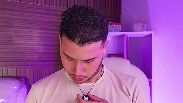 Axel grey  online show from 3, 12, 2025