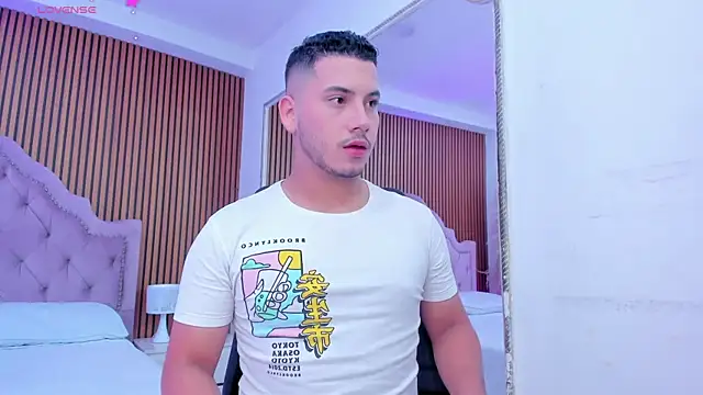 Snapshot of Axel_grey_ chatting on 28, 3, 2026 Axel grey online show from 28, 3, 2026