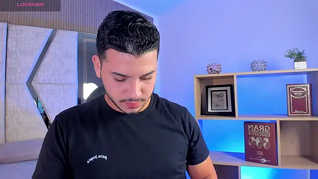 Snapshot of Axel_grey_ chatting on 14, 4, 2026 Axel grey online show from 14, 4, 2026