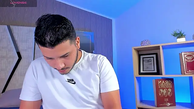 Snapshot of Axel_grey_ chatting on 16, 4, 2026 Axel grey online show from 16, 4, 2026