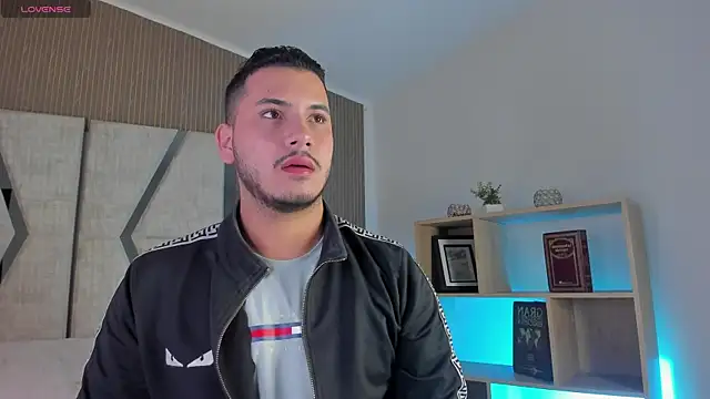 Snapshot of Axel_grey_ chatting on 30, 4, 2026 Axel grey online show from 30, 4, 2026