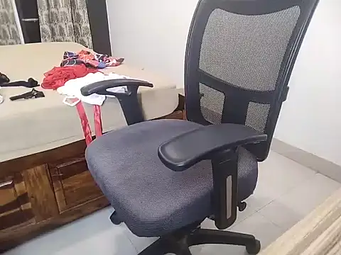 Snapshot of Cynthia011 chatting on 2, 10, 2025 Cynthia011 online show from 2, 10, 2025