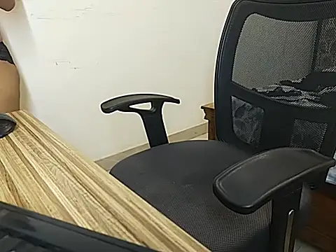 Snapshot of Cynthia011 chatting on 18, 10, 2025 Cynthia011 online show from 18, 10, 2025