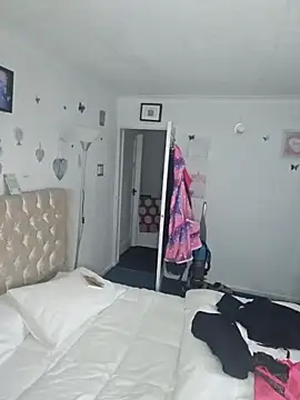 Angeldelightt online show from 4, 12, 2025