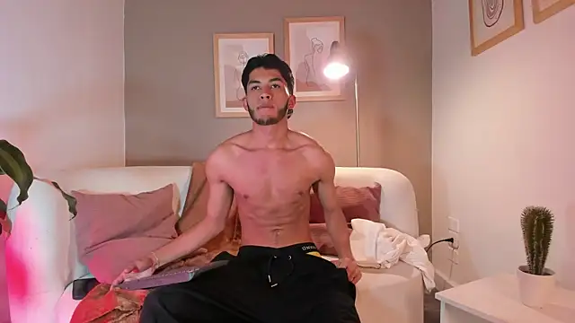 Tylerffoxx online show from 8, 5, 2026