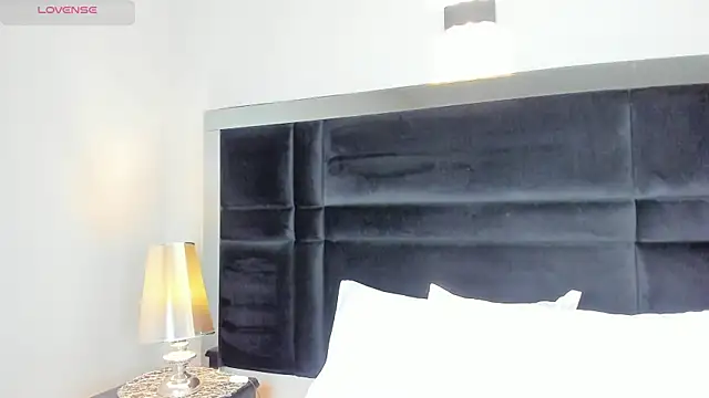 CarolineLee  online show from 20, 3, 2026