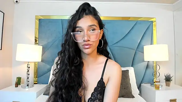 Snapshot of ValentiinaCruz chatting on 21, 9, 2025 ValentiinaCruz online show from 21, 9, 2025