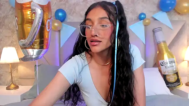 Snapshot of ValentiinaCruz chatting on 28, 9, 2025 ValentiinaCruz online show from 28, 9, 2025