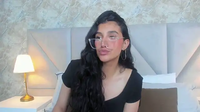 Snapshot of ValentiinaCruz chatting on 20, 10, 2025 ValentiinaCruz online show from 20, 10, 2025