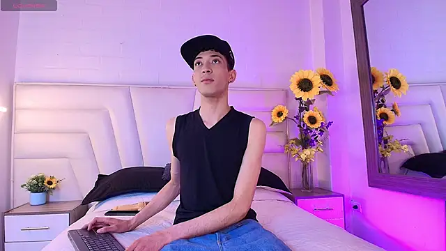 Snapshot of Ashton_Myers chatting on 1, 10, 2025 Ashton Myers online show from 1, 10, 2025