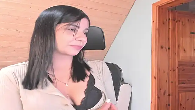 Laura-angeel online show from 5, 3, 2026