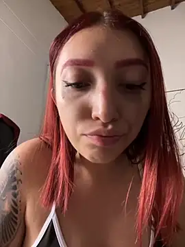 Snapshot of Paulina-Wells chatting on 10, 9, 2025 Paulina-Wells online show from 10, 9, 2025