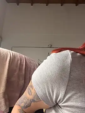 Snapshot of Paulina-Wells chatting on 14, 10, 2025 Paulina-Wells online show from 14, 10, 2025