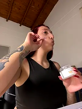 Snapshot of Paulina-Wells chatting on 31, 10, 2025 Paulina-Wells online show from 31, 10, 2025