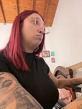 Snapshot of Paulina-Wells chatting on 20, 11, 2025 Paulina-Wells online show from 20, 11, 2025