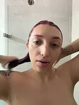 Snapshot of Paulina-Wells chatting on 21, 12, 2025 Paulina-Wells online show from 21, 12, 2025