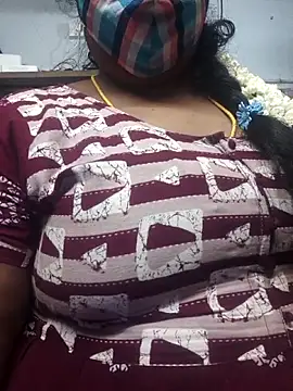 Snapshot of TAMIL_ELAKKIYA chatting on 5, 5, 2026 TAMIL ELAKKIYA online show from 5, 5, 2026
