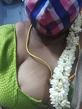 Snapshot of TAMIL_ELAKKIYA chatting on 10, 5, 2026 TAMIL ELAKKIYA online show from 10, 5, 2026