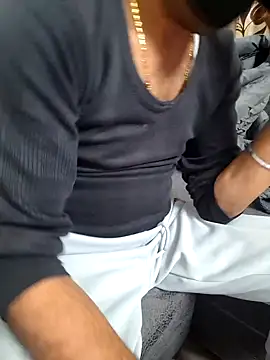 Delhi Couple BlowjobFuck online show from 15, 12, 2025