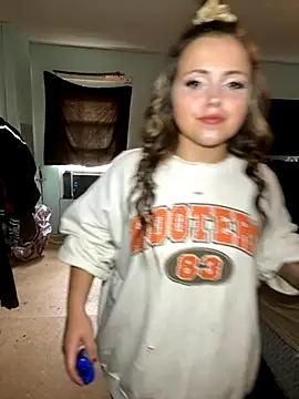 JuicyExxxperience online show from 25, 9, 2025