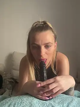 Snapshot of BrumeLove chatting on 3, 3, 2026 BrumeLove online show from 3, 3, 2026