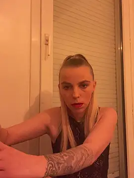 Snapshot of BrumeLove chatting on 12, 4, 2026 BrumeLove online show from 12, 4, 2026