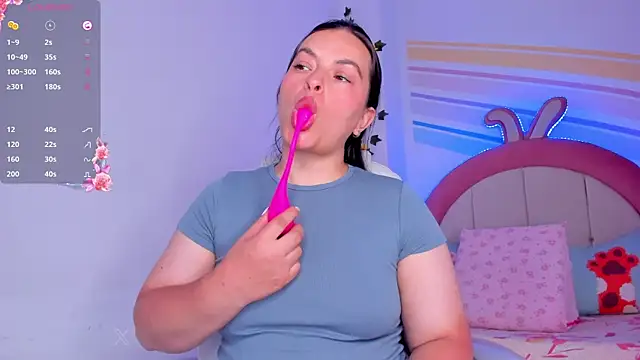 Ariah Walker  online show from 30, 9, 2025