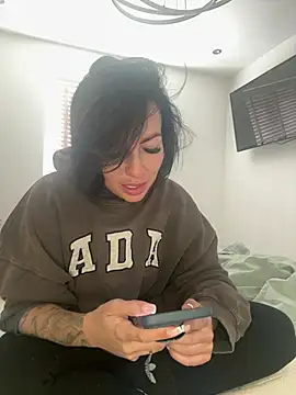 BELLABLACKXUK online show from 23, 4, 2026
