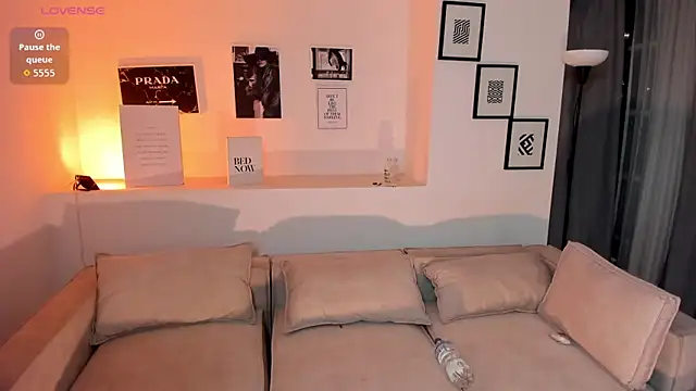 Snapshot of Laureen_se chatting on 8, 10, 2025 Laureen se online show from 8, 10, 2025