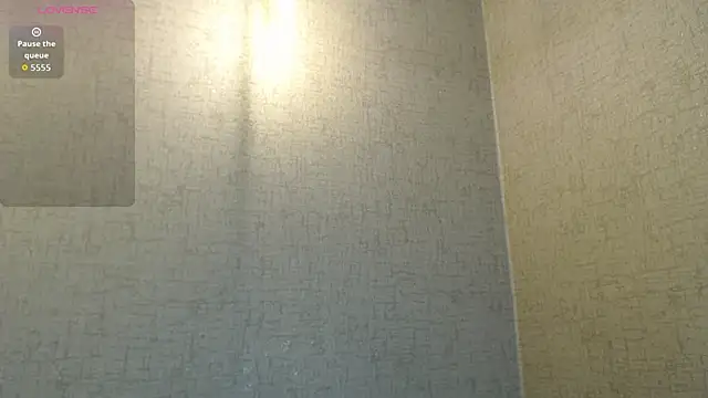 KimGarces online show from 30, 10, 2025