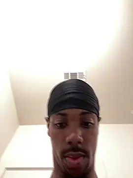 Snapshot of huhgtr chatting on 25, 6, 2026 huhgtr online show from 25, 6, 2026