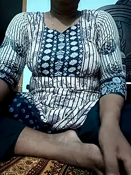 Snapshot of Rina-2 chatting on 8, 10, 2025 Rina-2 online show from 8, 10, 2025